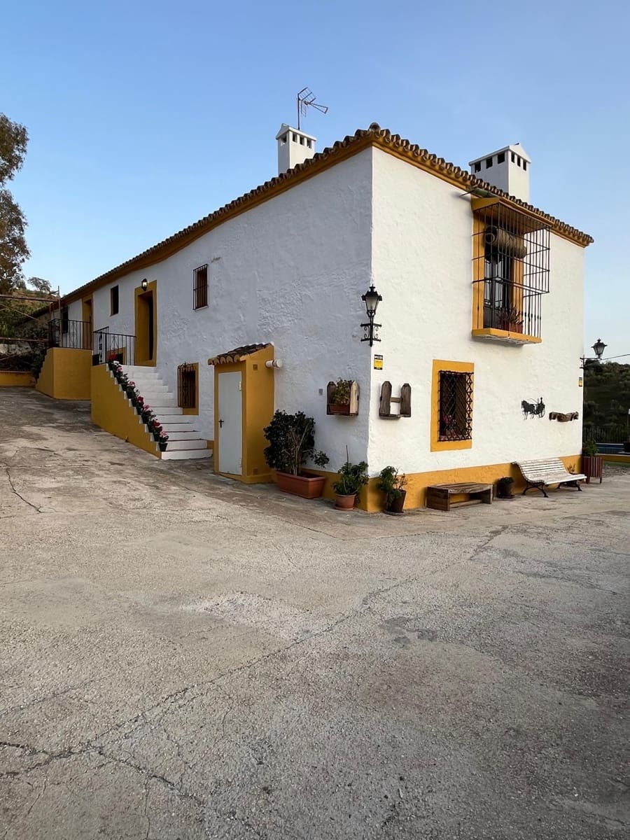 11 sovrum Finca/Hus på landet till salu i Malaga stad med pool - 1 200 000 € (Ref: 9452315)