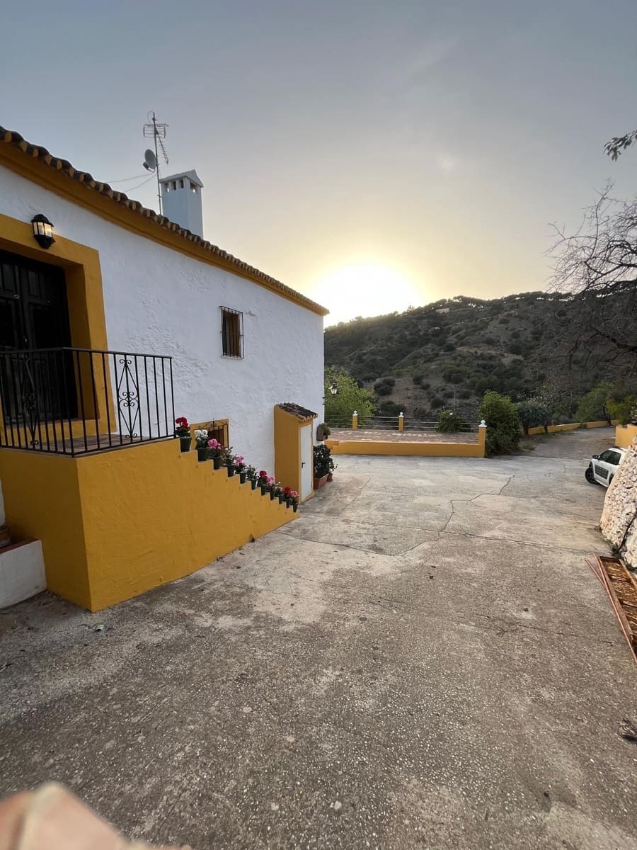 11 sovrum Finca/Hus på landet till salu i Malaga stad med pool - 1 200 000 € (Ref: 9452315)