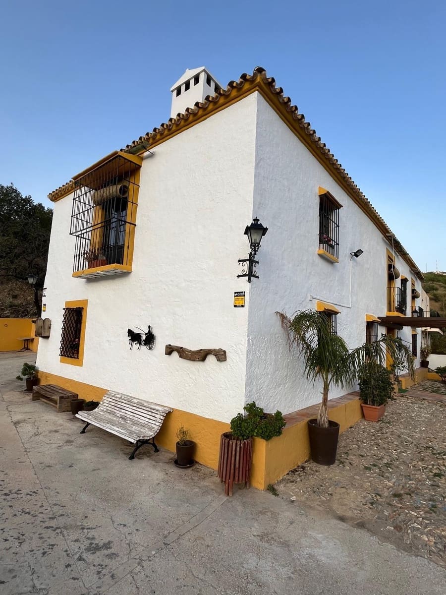 11 sovrum Finca/Hus på landet till salu i Malaga stad med pool - 1 200 000 € (Ref: 9452315)
