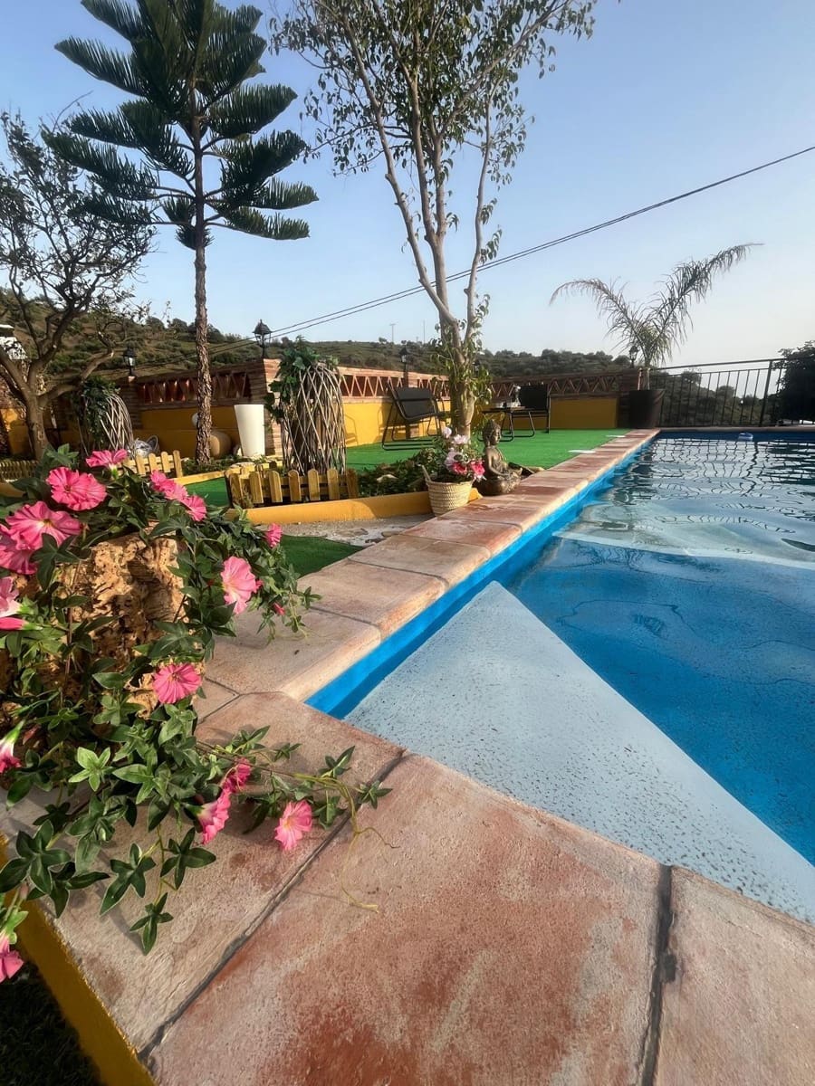 11 sovrum Finca/Hus på landet till salu i Malaga stad med pool - 1 200 000 € (Ref: 9452315)