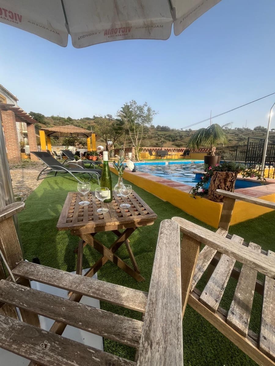 11 sovrum Finca/Hus på landet till salu i Malaga stad med pool - 1 200 000 € (Ref: 9452315)