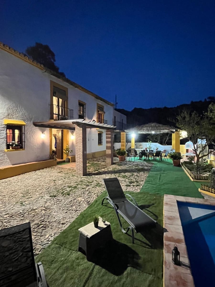 11 sovrum Finca/Hus på landet till salu i Malaga stad med pool - 1 200 000 € (Ref: 9452315)