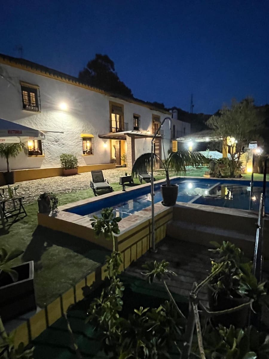 11 sovrum Finca/Hus på landet till salu i Malaga stad med pool - 1 200 000 € (Ref: 9452315)