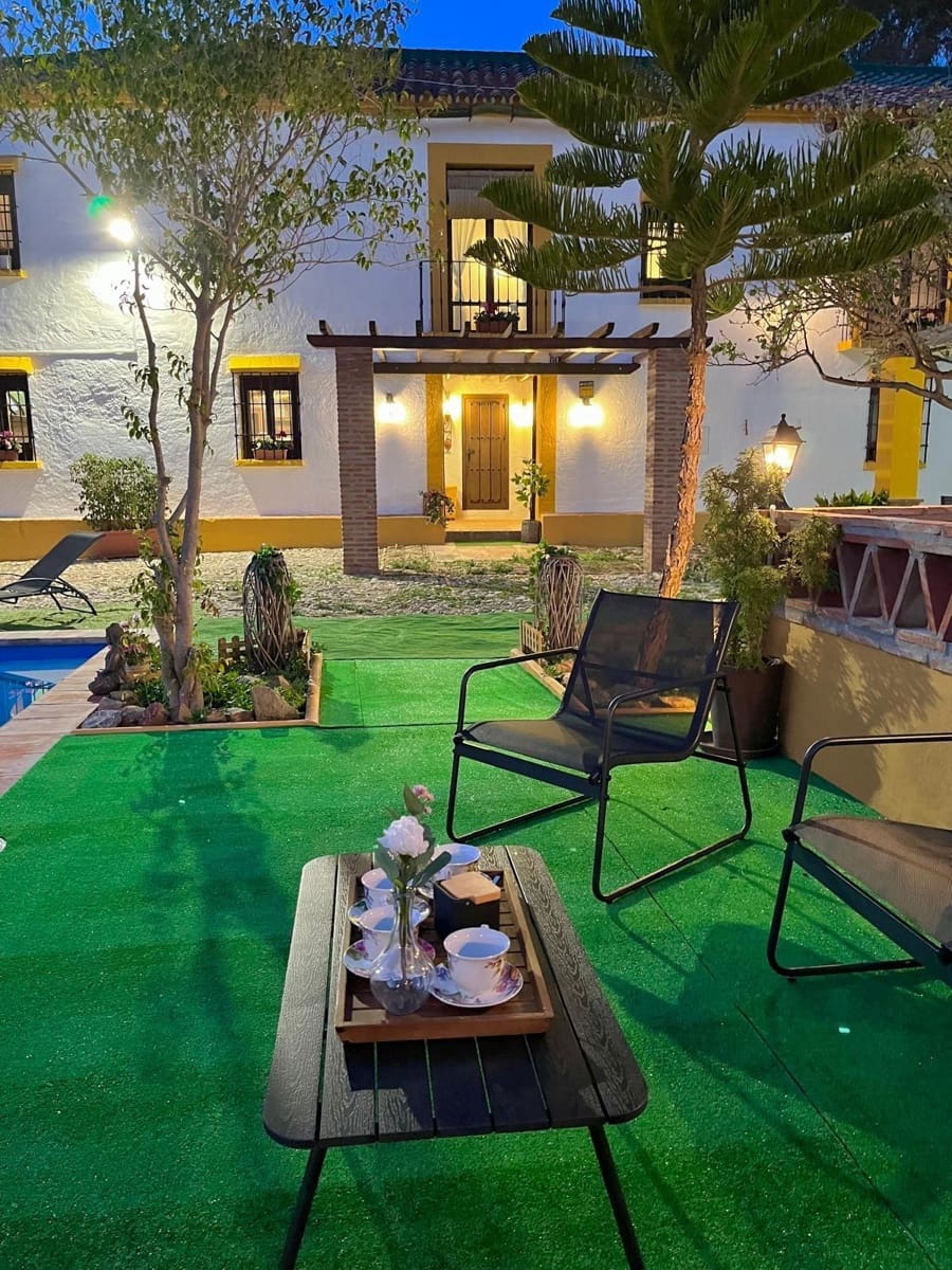 11 sovrum Finca/Hus på landet till salu i Malaga stad med pool - 1 200 000 € (Ref: 9452315)