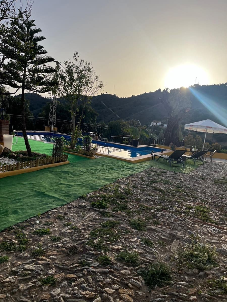 11 sovrum Finca/Hus på landet till salu i Malaga stad med pool - 1 200 000 € (Ref: 9452315)