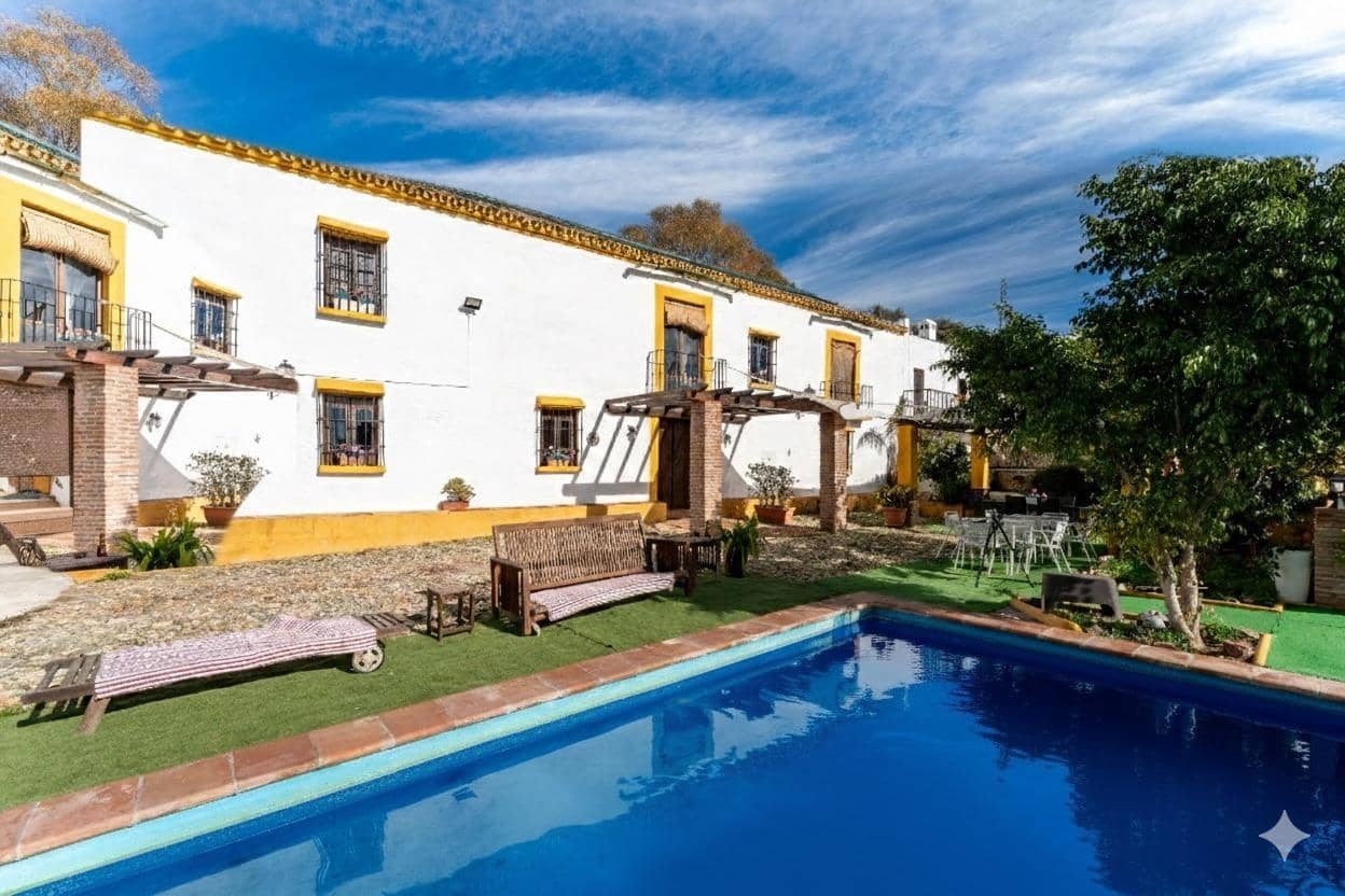 11 bedroom Finca/Country House for sale in Malaga city with pool - € 1,200,000 (Ref: 9452315)