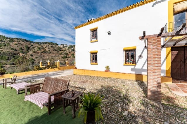 11 soveværelse Finca/Landehus til salg i Málaga by med swimmingpool - € 1.200.000 (Ref: 9452315)