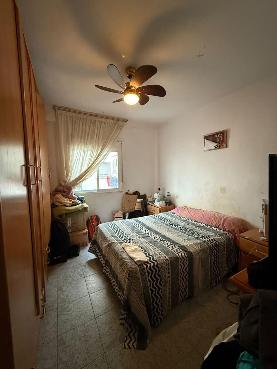 Piso de 3 habitaciones en Málaga ciudad en venta - 195.000 € (Ref: 9456520)