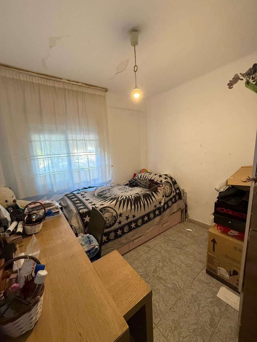 Piso de 3 habitaciones en Málaga ciudad en venta - 195.000 € (Ref: 9456520)