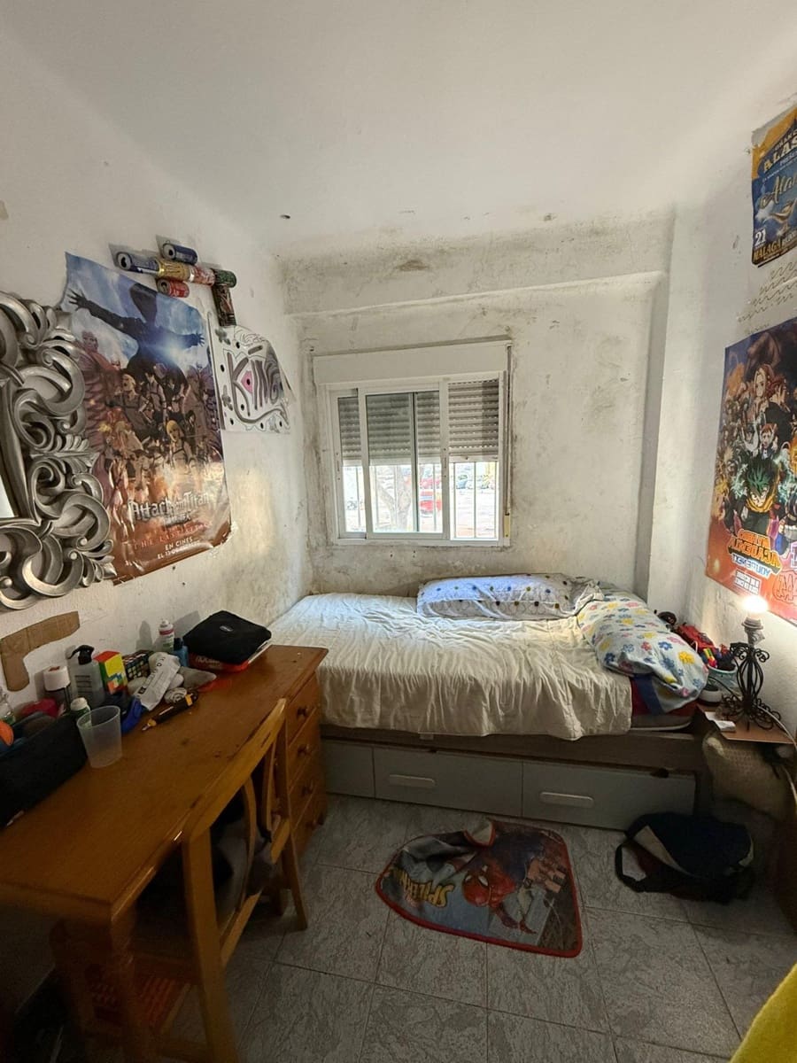 Piso de 3 habitaciones en Málaga ciudad en venta - 195.000 € (Ref: 9456520)