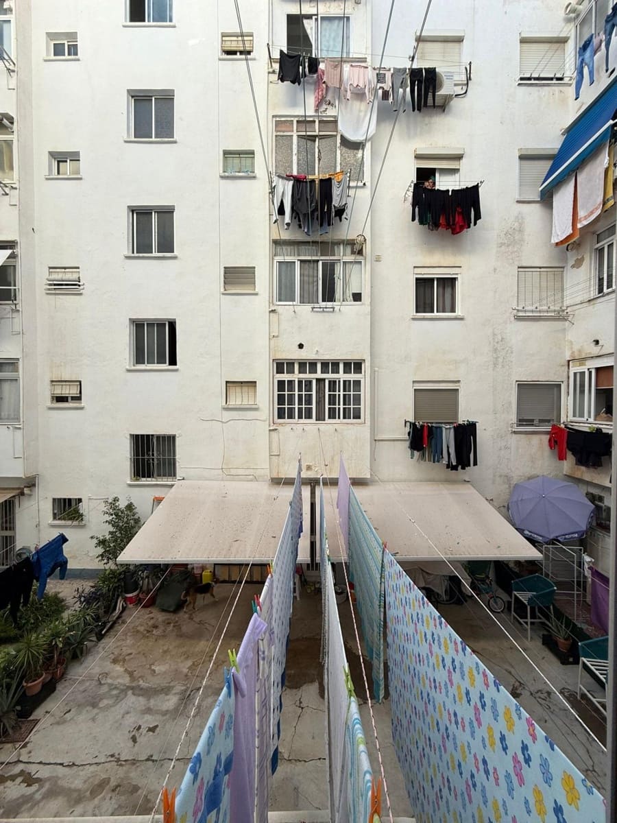 Piso de 3 habitaciones en Málaga ciudad en venta - 195.000 € (Ref: 9456520)