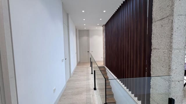 4 sypialnia Willa na sprzedaż w Colmenar z garażem - 749 000 € (Ref: 9491641)