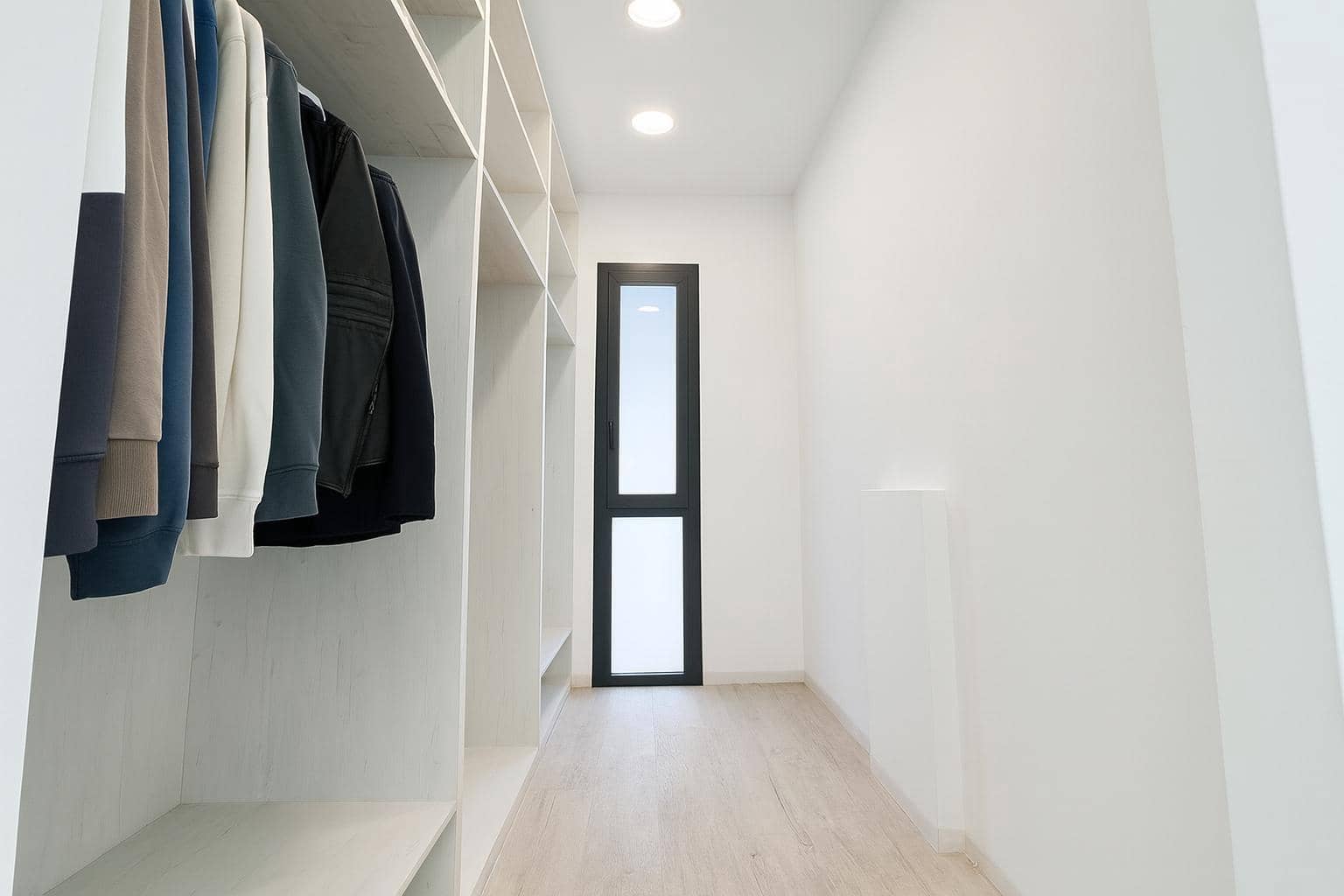 4 bedroom Villa for sale in Colmenar with garage - € 749,000 (Ref: 9491641)