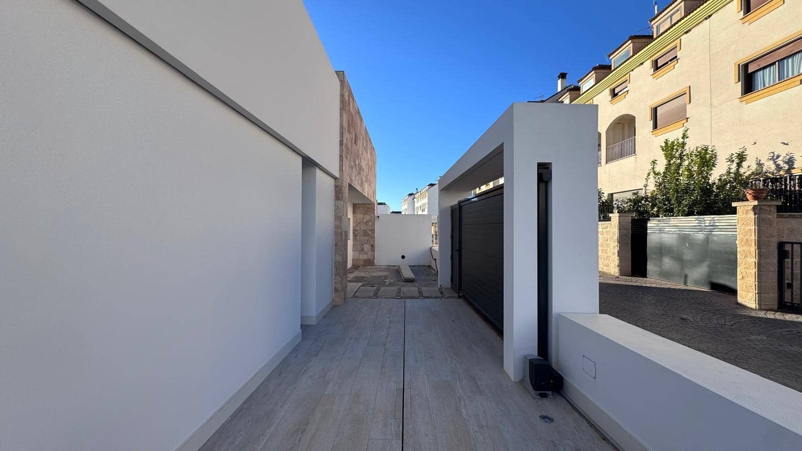 4 sypialnia Willa na sprzedaż w Colmenar z basenem garażem - 749 000 € (Ref: 9491641)