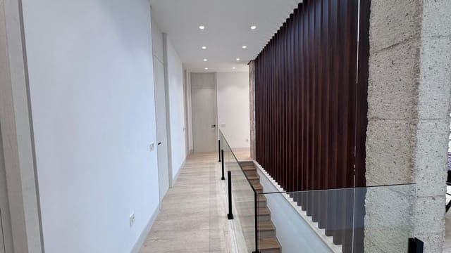 4 sypialnia Willa na sprzedaż w Colmenar z basenem garażem - 749 000 € (Ref: 9491641)