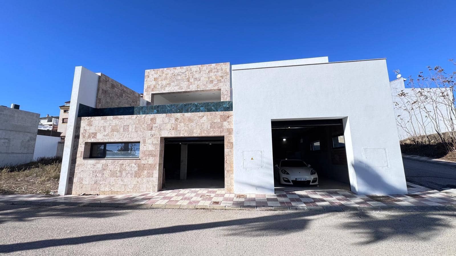 4 sypialnia Willa na sprzedaż w Colmenar z basenem garażem - 749 000 € (Ref: 9491641)