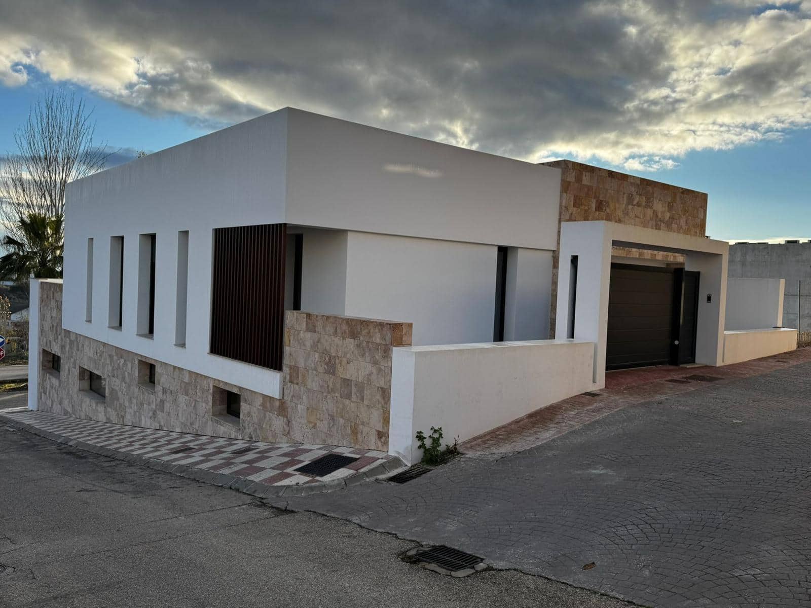 4 sypialnia Willa na sprzedaż w Colmenar z basenem garażem - 749 000 € (Ref: 9491641)