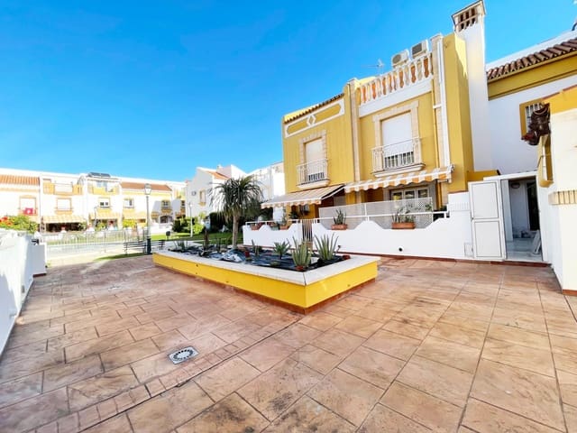 4 soverom Rekkehus til salgs i Torre del Mar, Vélez-Málaga med garasje - € 565 000 (Ref: 9496407)