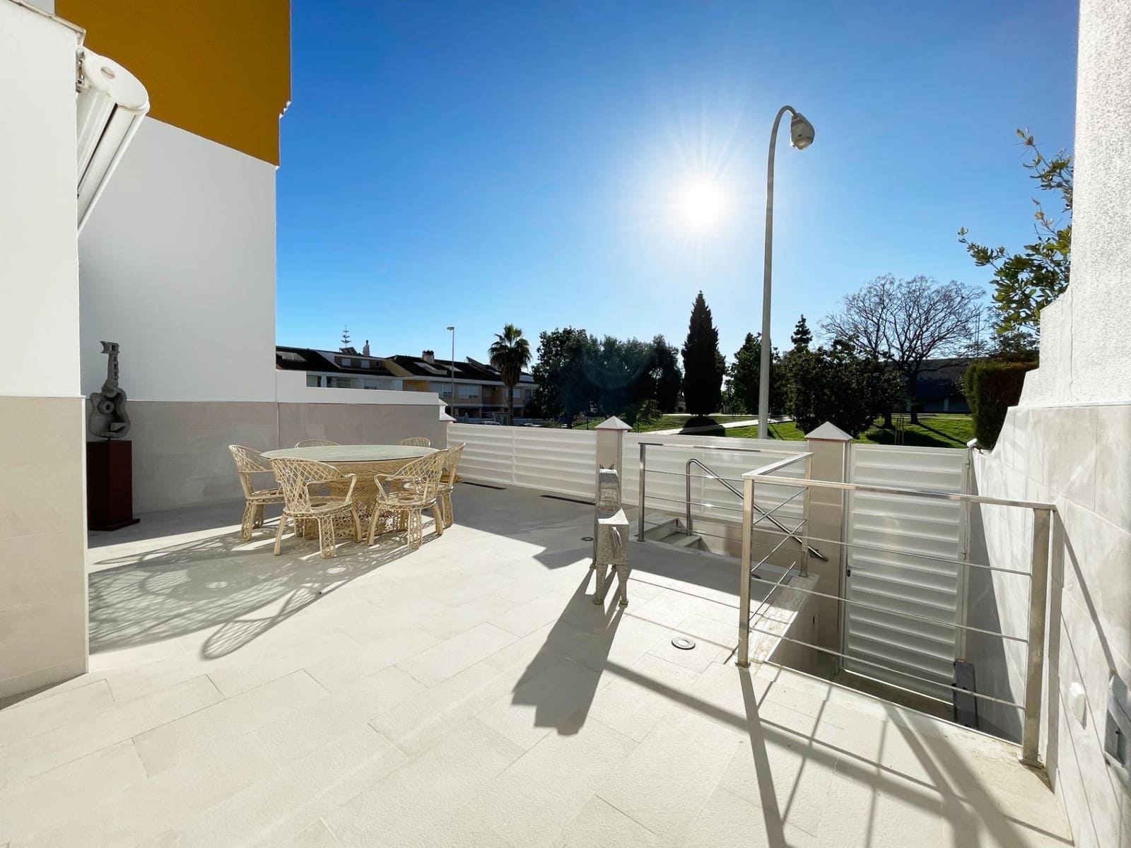 4 sypialnia Dom szeregowy na sprzedaż w Torre del Mar z basenem garażem - 565 000 € (Ref: 9496407)