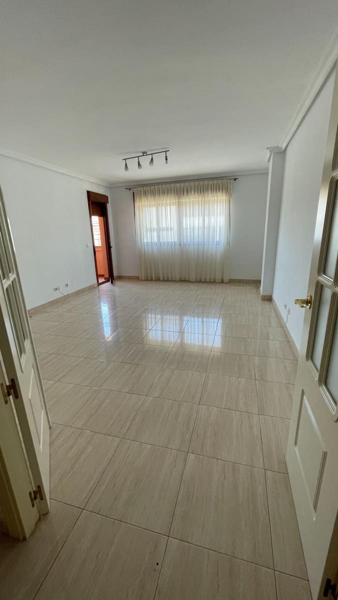 4 soveværelse Lejlighed til salg i Malaga by med garage - € 670.000 (Ref: 9502654)