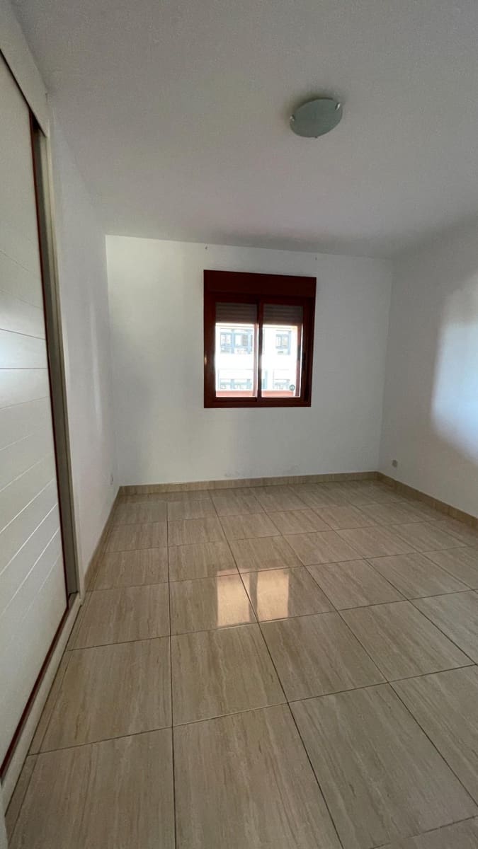 4 soveværelse Lejlighed til salg i Malaga by med garage - € 670.000 (Ref: 9502654)