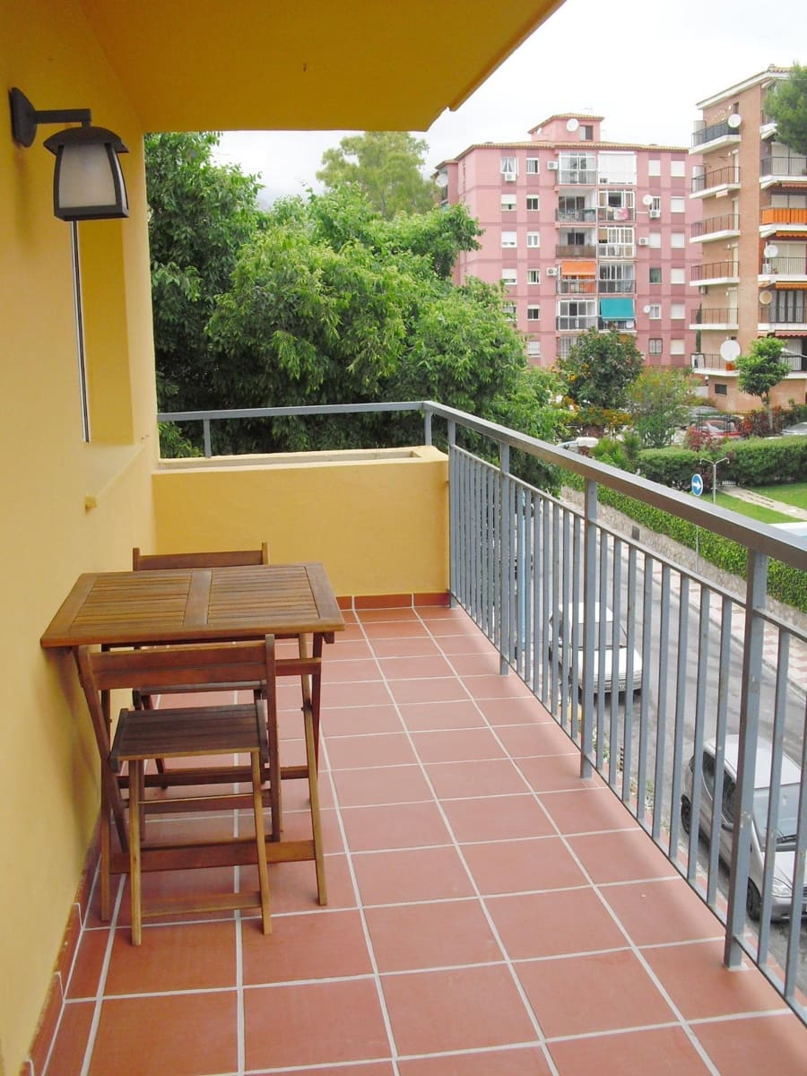 Piso de 2 habitaciones en Torremolinos en venta con piscina garaje - 275.000 € (Ref: 9502655)