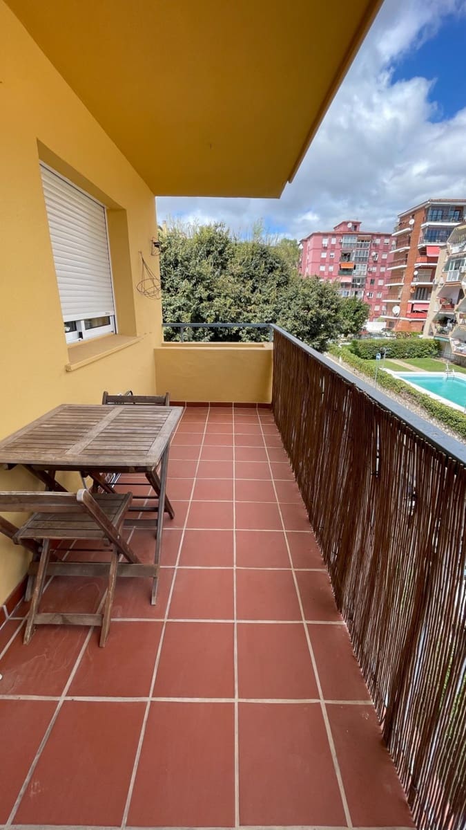 Piso de 2 habitaciones en Torremolinos en venta con piscina garaje - 275.000 € (Ref: 9502655)