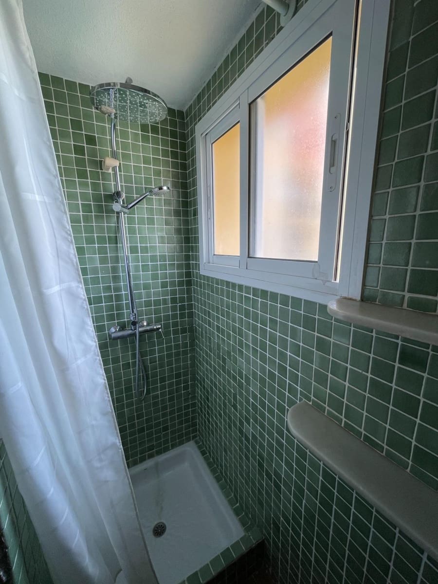 Piso de 2 habitaciones en Torremolinos en venta con piscina garaje - 275.000 € (Ref: 9502655)