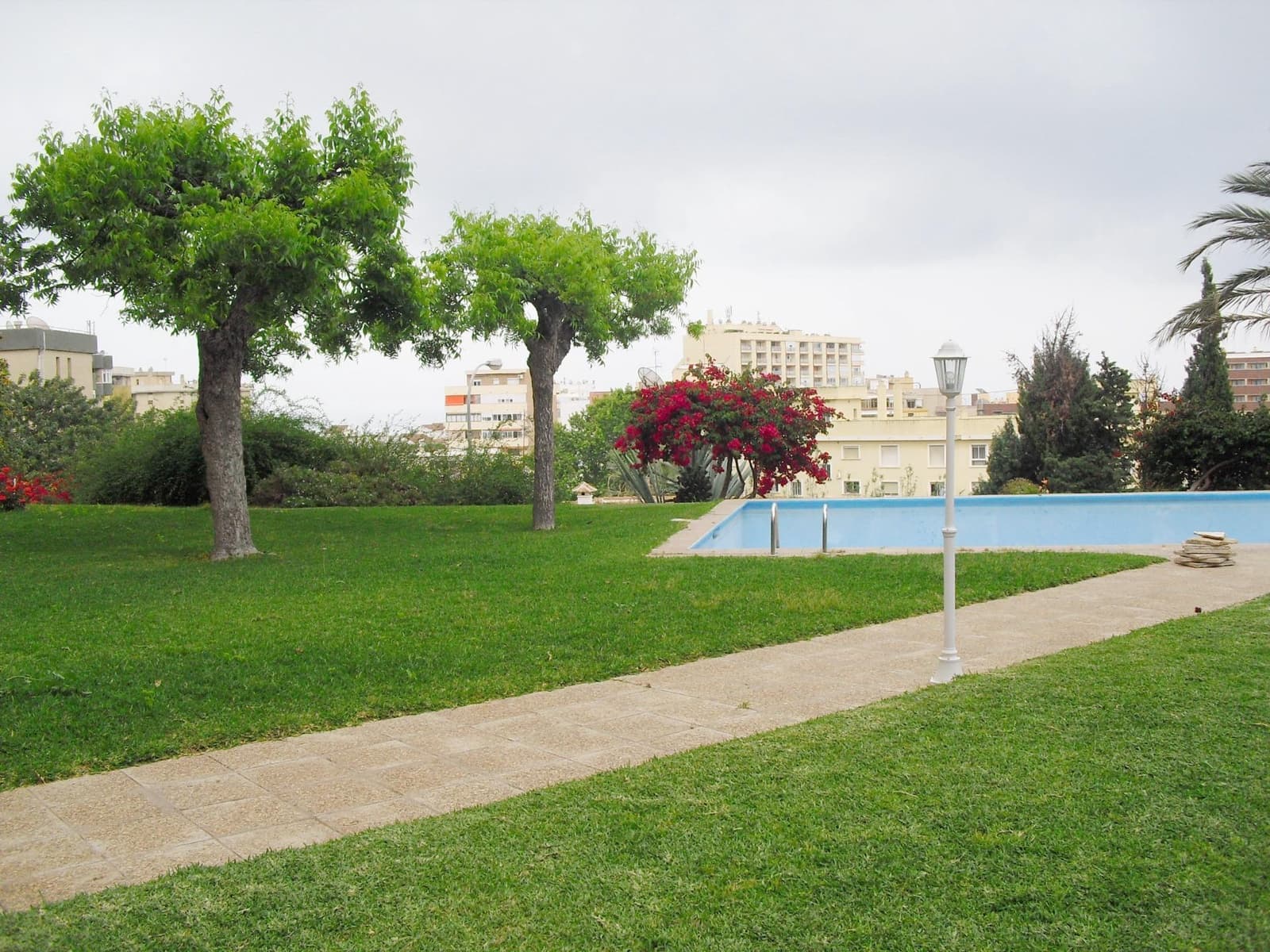 Piso de 2 habitaciones en Torremolinos en venta con piscina garaje - 275.000 € (Ref: 9502655)