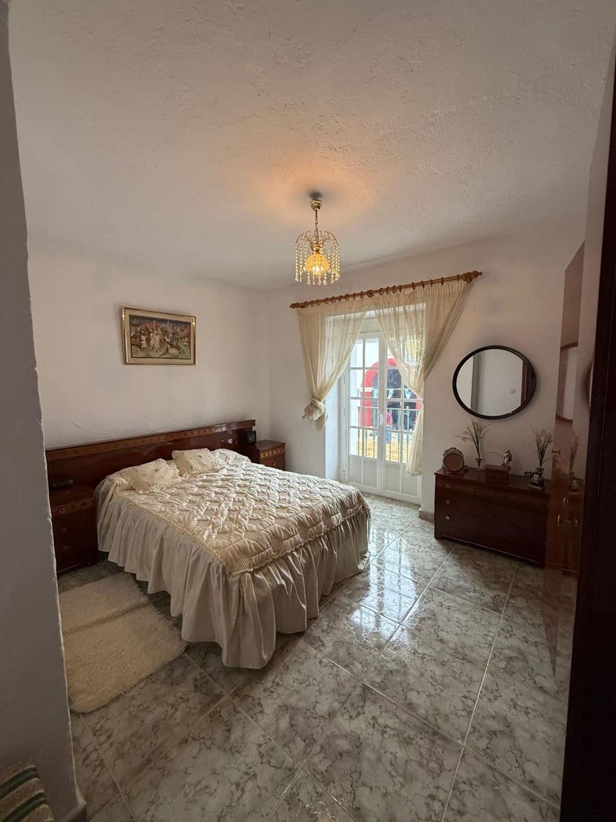 4 bedroom Townhouse for sale in Pizarra - € 255,000 (Ref: 9527885)