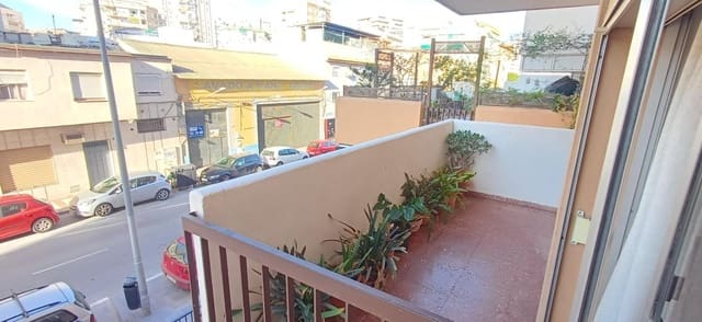 4 soveværelse Lejlighed til salg i Cruz de Humilladero, Málaga by - € 380.000 (Ref: 9535225)