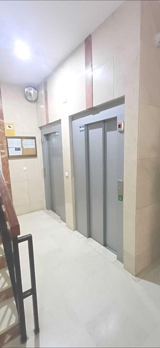 4 Zimmer Wohnung zu verkaufen in Malaga Stadt - 380.000 € (Ref: 9535225)