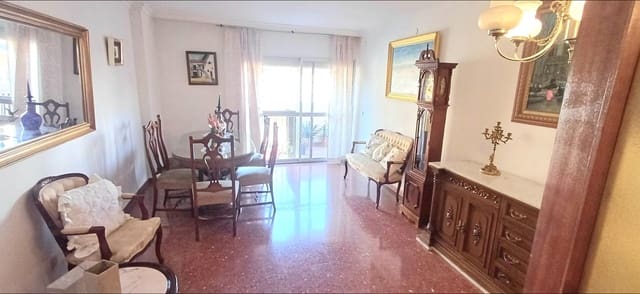 4 bedroom Flat for sale in Cruz de Humilladero, Málaga city - € 380,000 (Ref: 9535225)