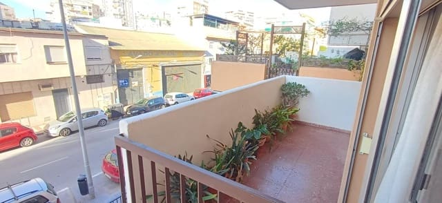 Piso de 4 habitaciones en Cruz de Humilladero, Málaga ciudad en venta - 380.000 € (Ref: 9535225)