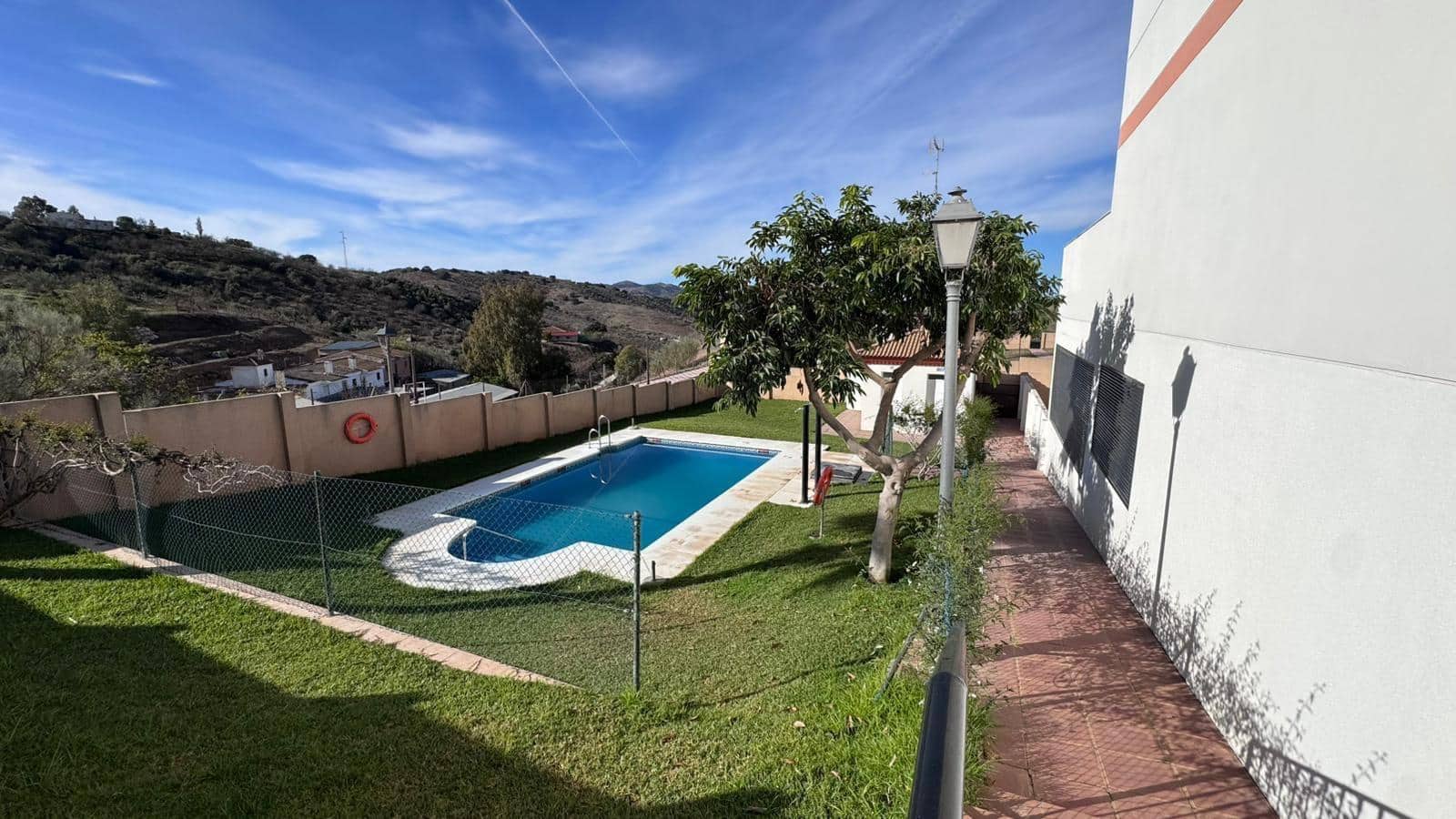 4 quarto Moradia Geminada para venda em Colmenar com piscina garagem - 269 000 € (Ref: 9535227)