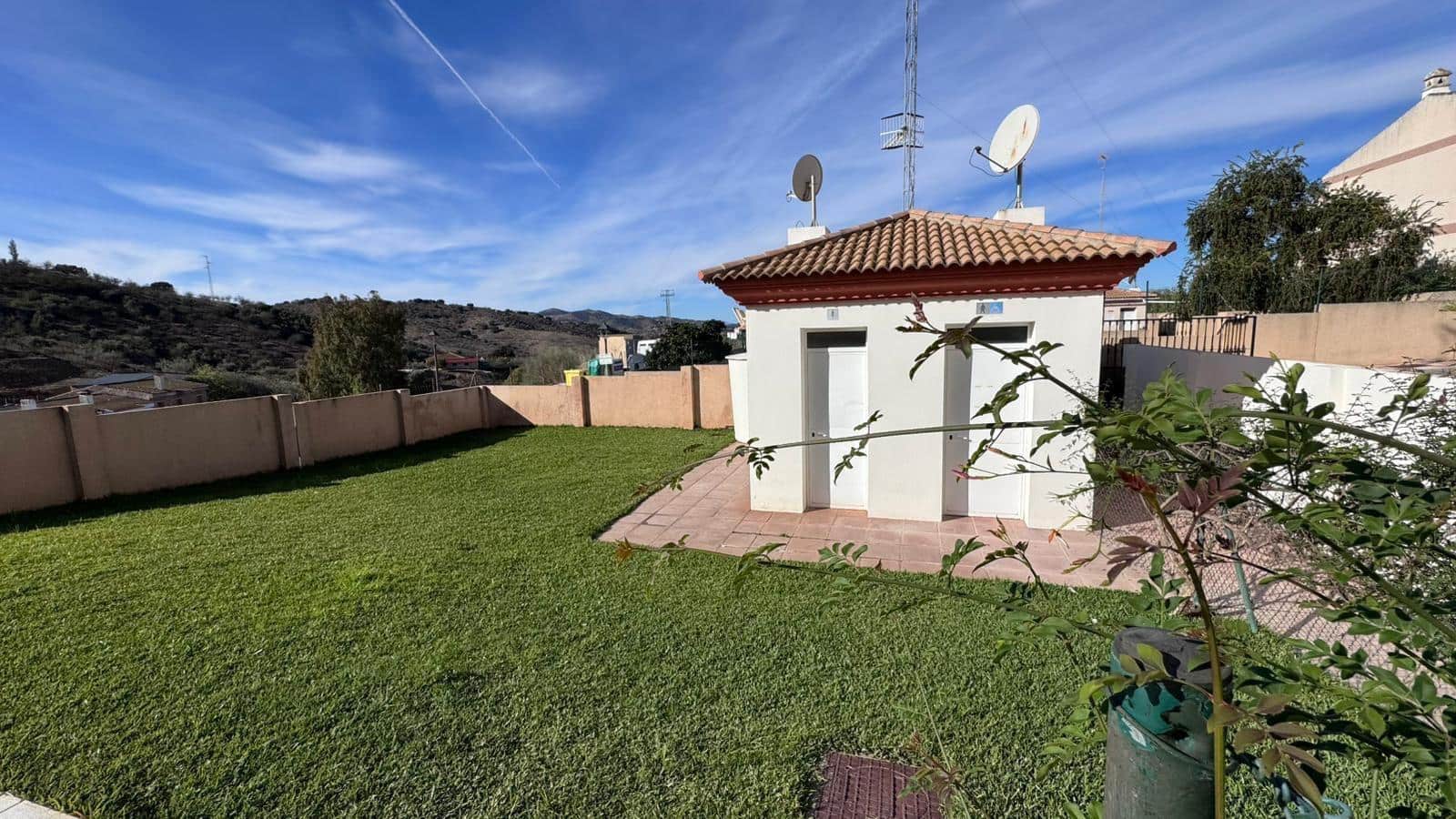 4 quarto Moradia Geminada para venda em Colmenar com piscina garagem - 269 000 € (Ref: 9535227)