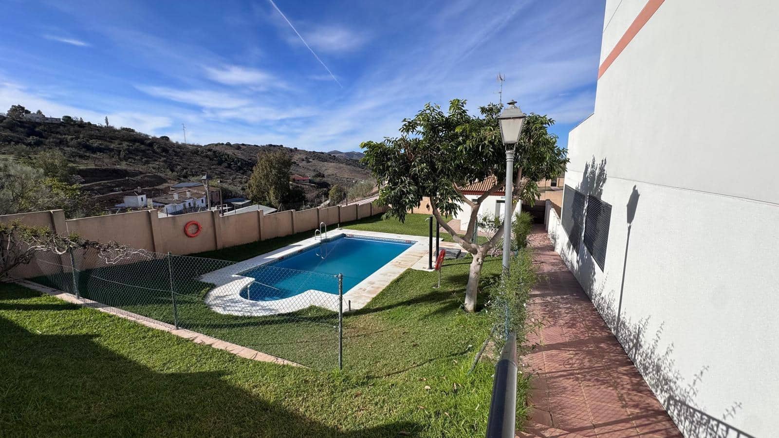 4 quarto Moradia Geminada para venda em Colmenar com piscina garagem - 269 000 € (Ref: 9535227)