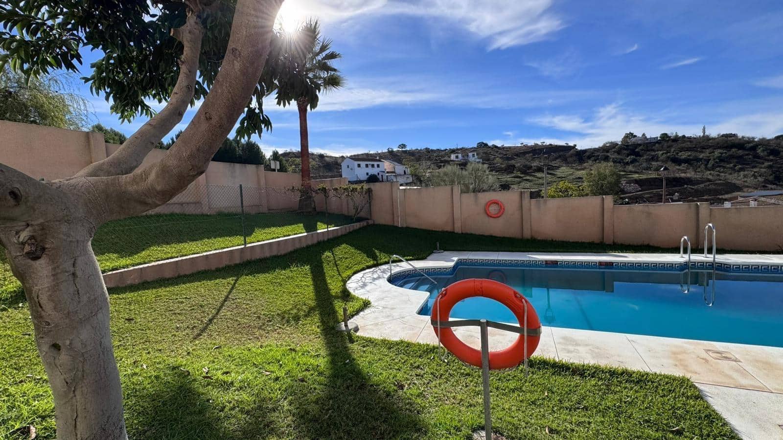 4 quarto Moradia Geminada para venda em Colmenar com piscina garagem - 269 000 € (Ref: 9535227)