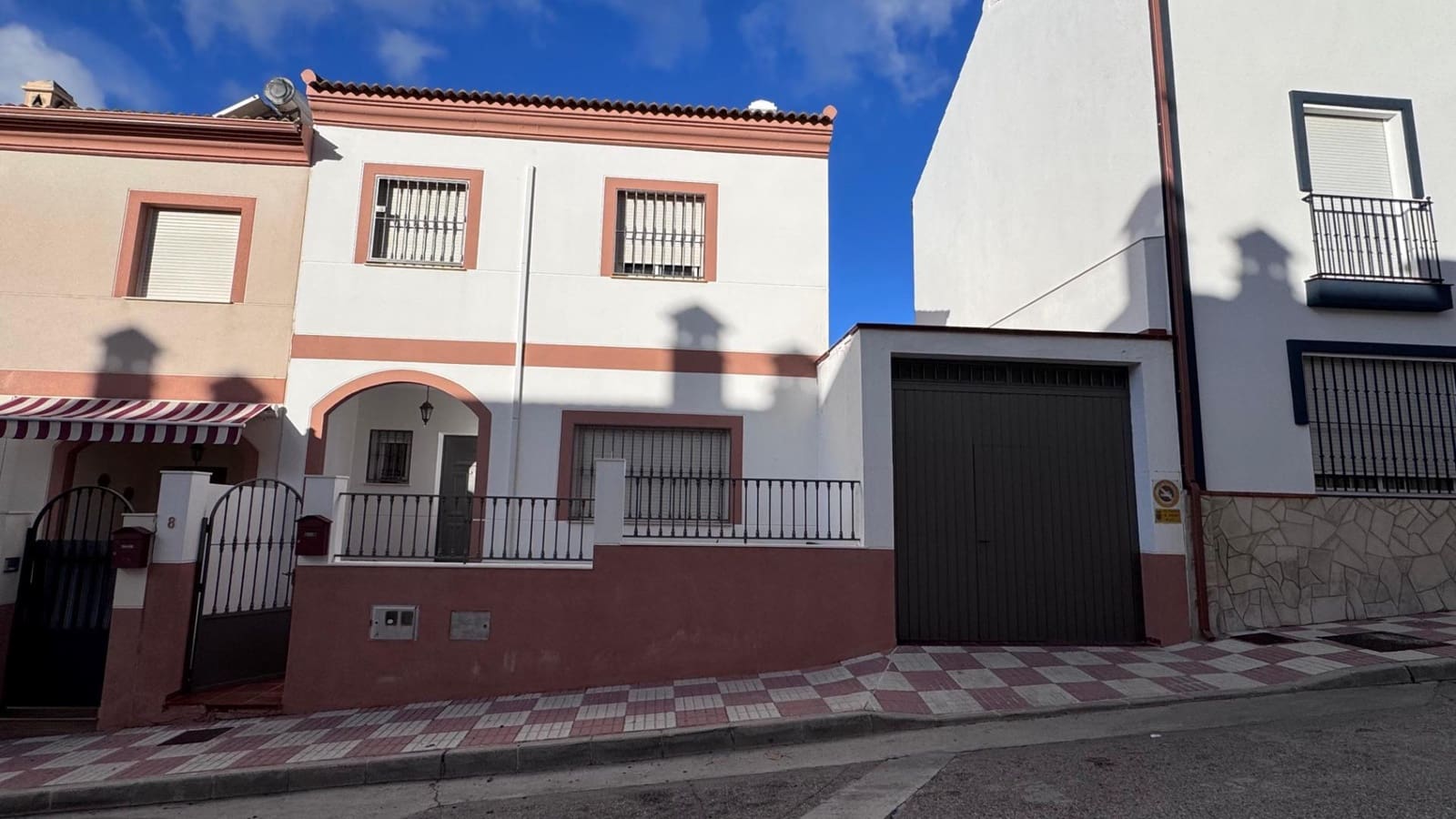 4 quarto Moradia Geminada para venda em Colmenar com piscina garagem - 269 000 € (Ref: 9535227)