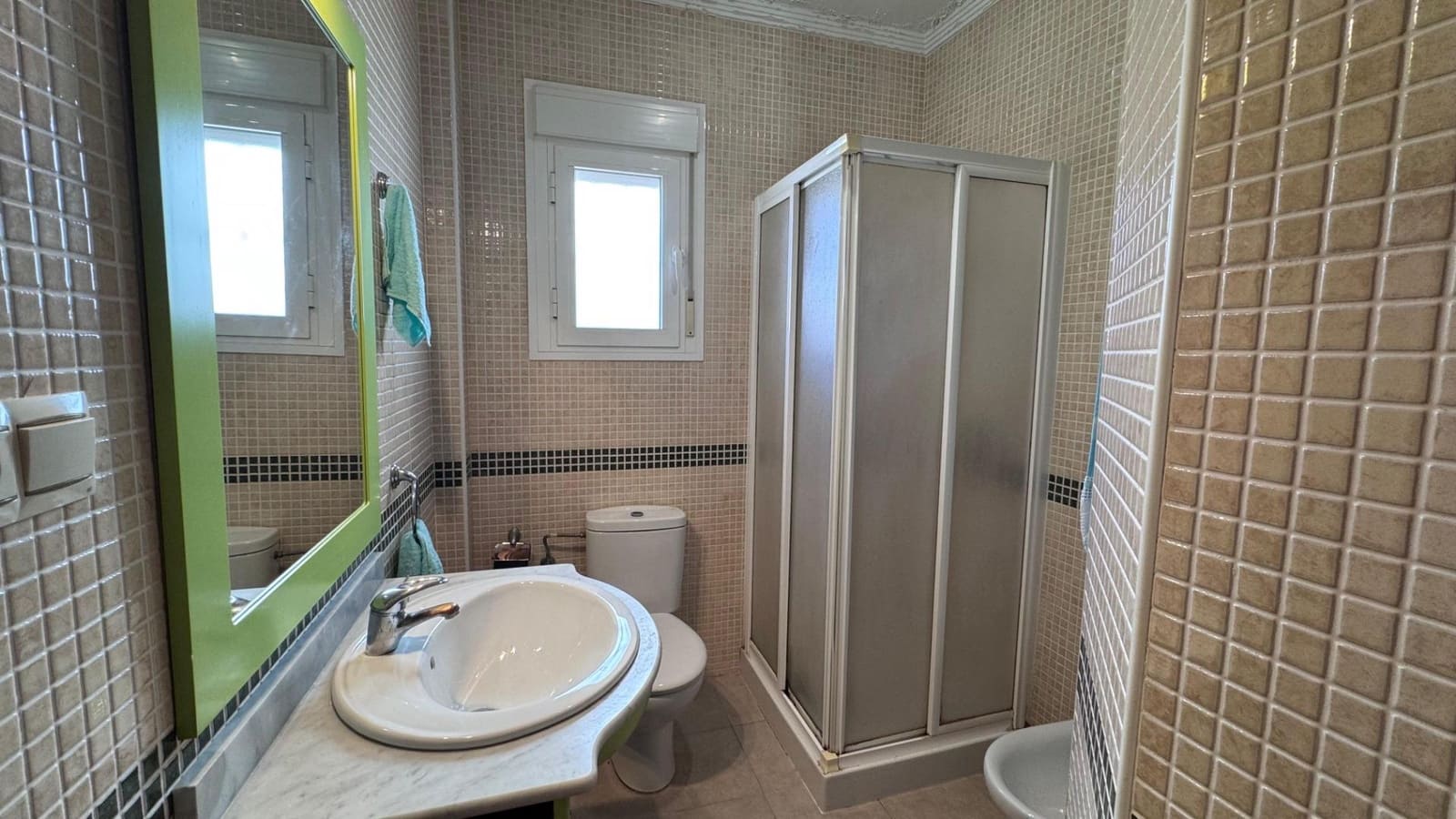 4 quarto Moradia Geminada para venda em Colmenar com piscina garagem - 269 000 € (Ref: 9535227)