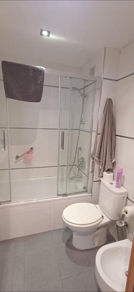 3 bedroom Flat for rent in Malaga city - € 1,400 (Ref: 9536104)