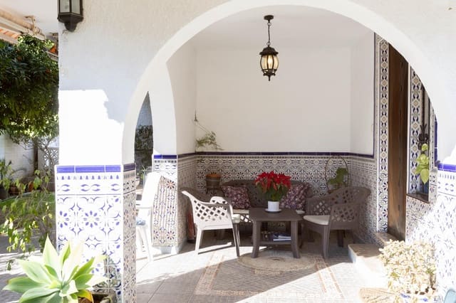 5 sypialnia Willa na sprzedaż w Churriana, Miasto Málaga z garażem - 735 000 € (Ref: 9536105)