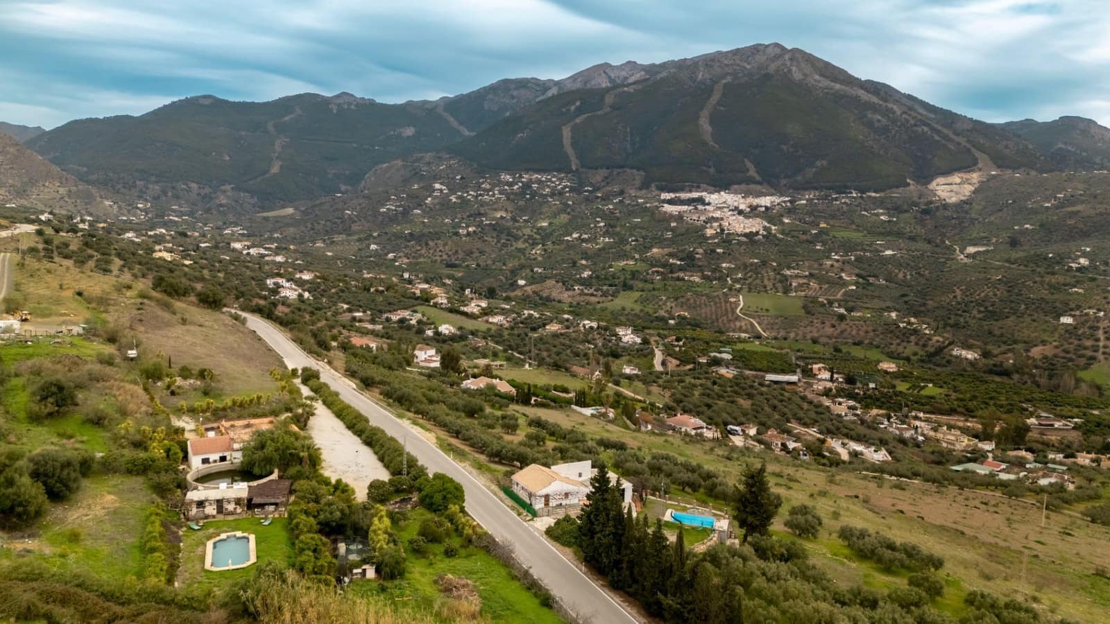 3 bedroom Finca/Country House for sale in Alcaucin with pool - € 550,000 (Ref: 9541657)