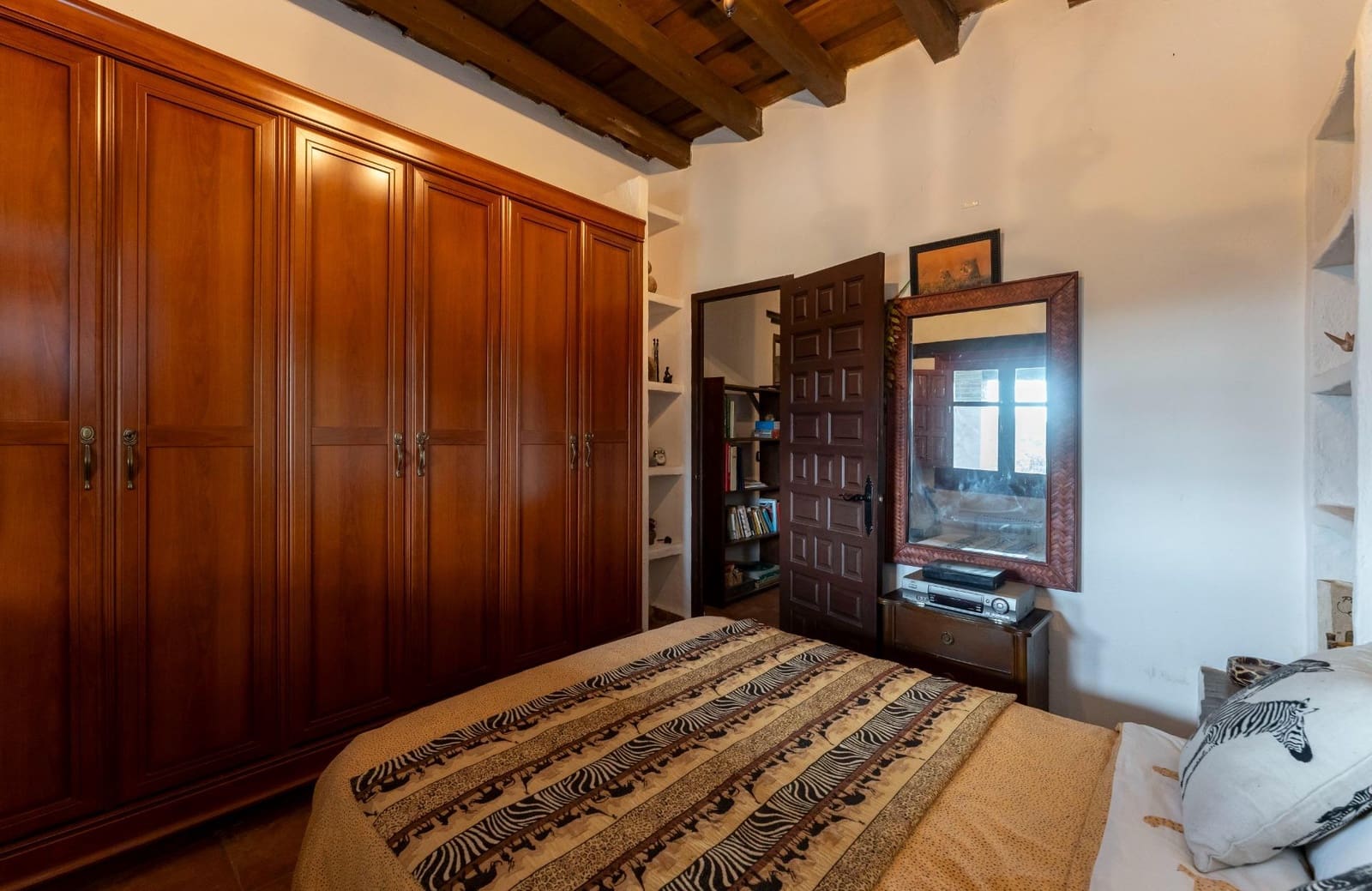 3 bedroom Finca/Country House for sale in Alcaucin with pool - € 550,000 (Ref: 9541657)