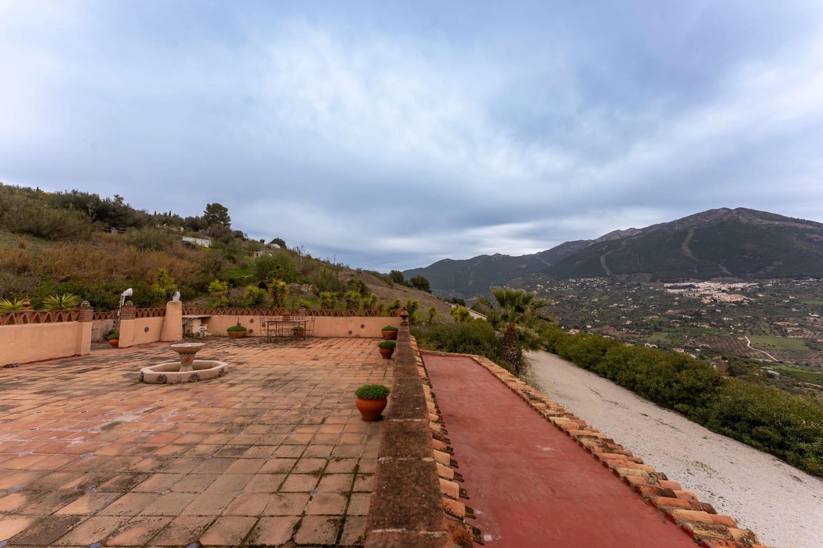 3 bedroom Finca/Country House for sale in Alcaucin with pool - € 550,000 (Ref: 9541657)