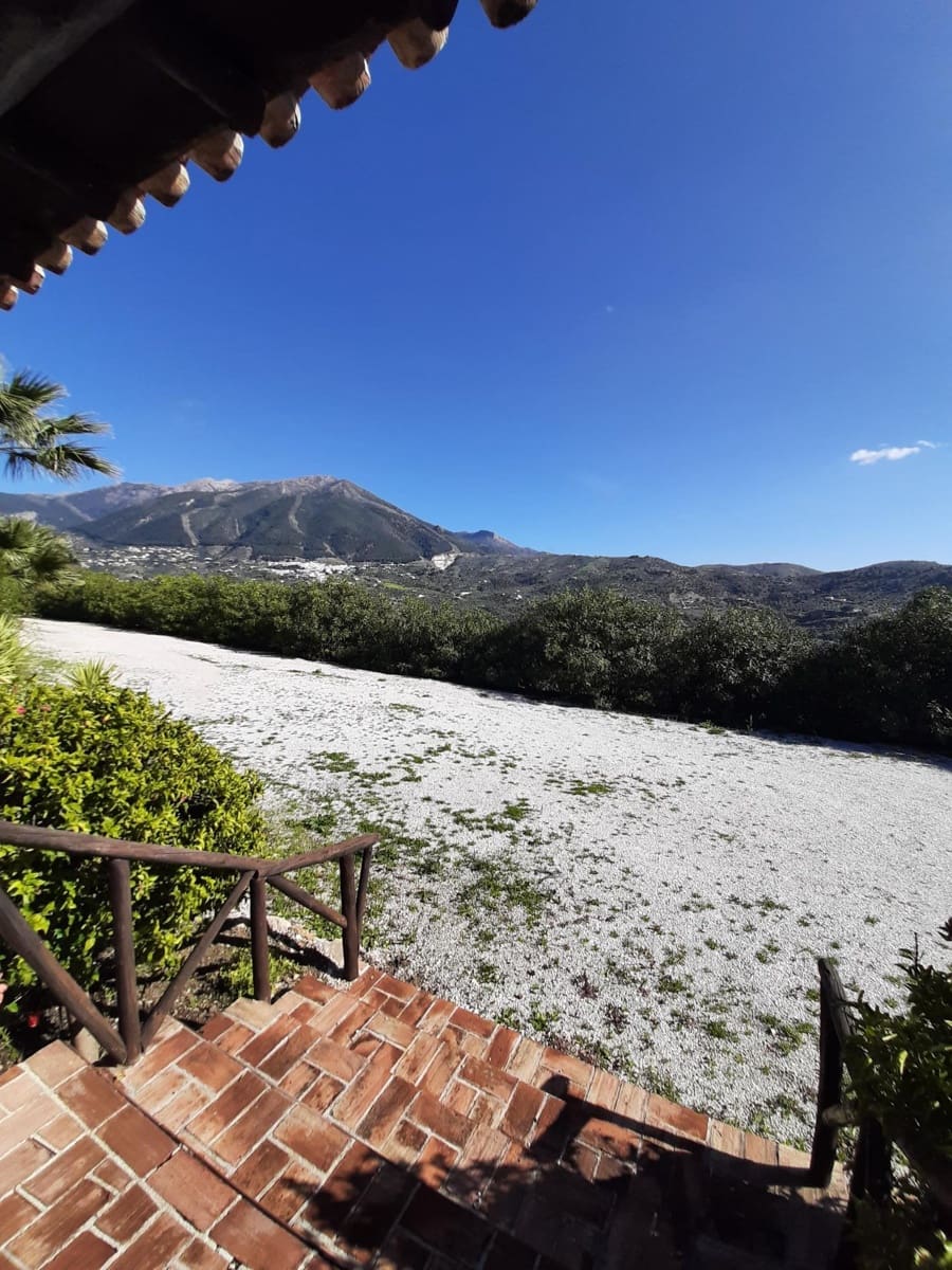 3 bedroom Finca/Country House for sale in Alcaucin with pool - € 530,000 (Ref: 9541657)