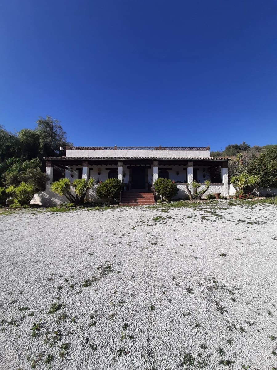 3 bedroom Finca/Country House for sale in Alcaucin with pool - € 530,000 (Ref: 9541657)