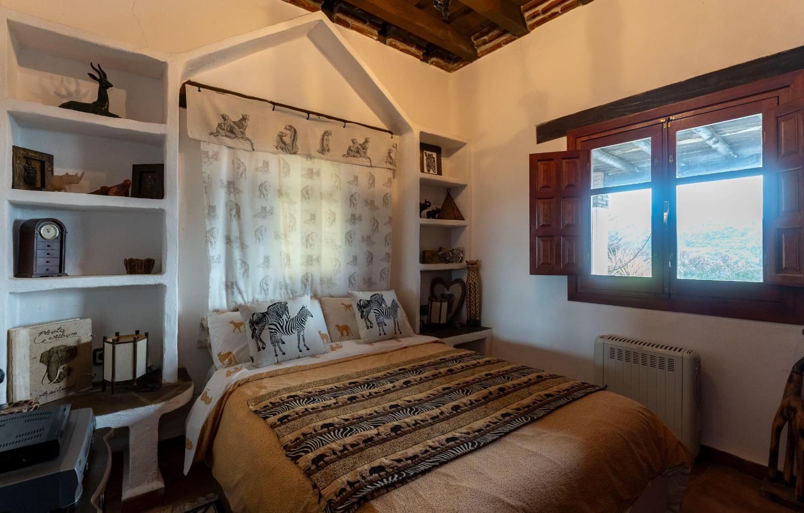 3 bedroom Finca/Country House for sale in Alcaucin with pool - € 530,000 (Ref: 9541657)