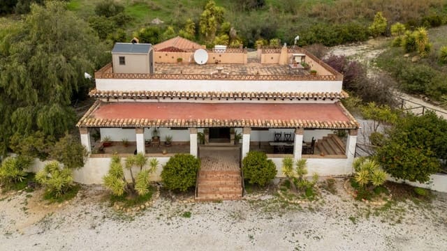 3 camera da letto Finca/Casa di Campagna in vendita in Alcaucín con piscina - 530.000 € (Rif: 9541657)