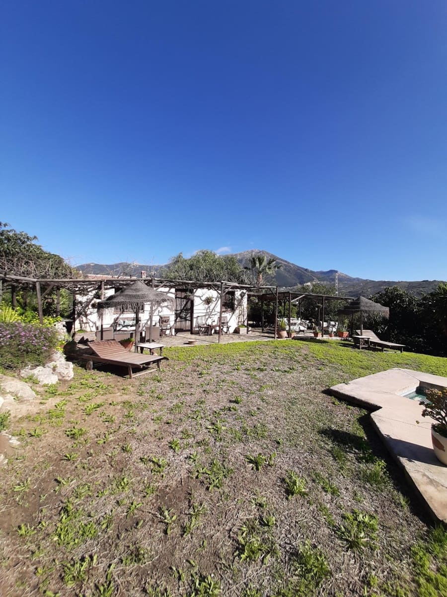 3 bedroom Finca/Country House for sale in Alcaucin with pool - € 530,000 (Ref: 9541657)